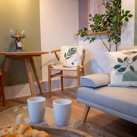Corner House Apartment